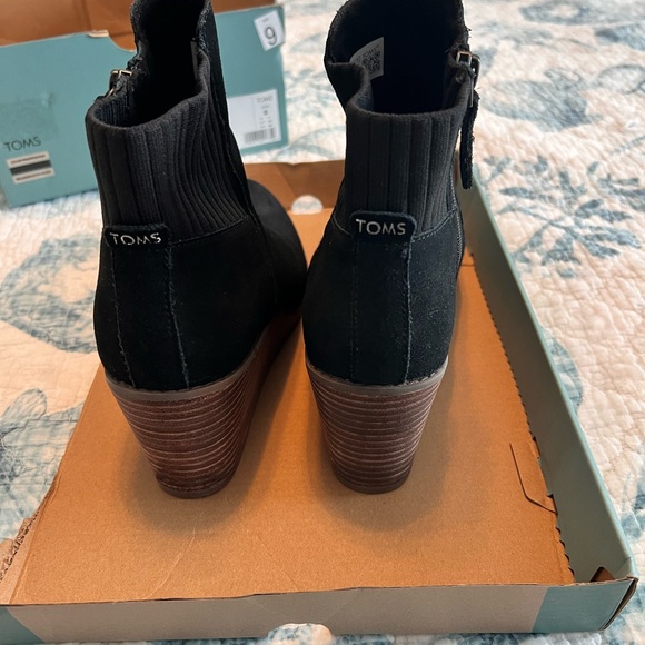 TOMS Sadie Wedge Bootie, Black, Size 9M, excellent condition. - Picture 4 of 5